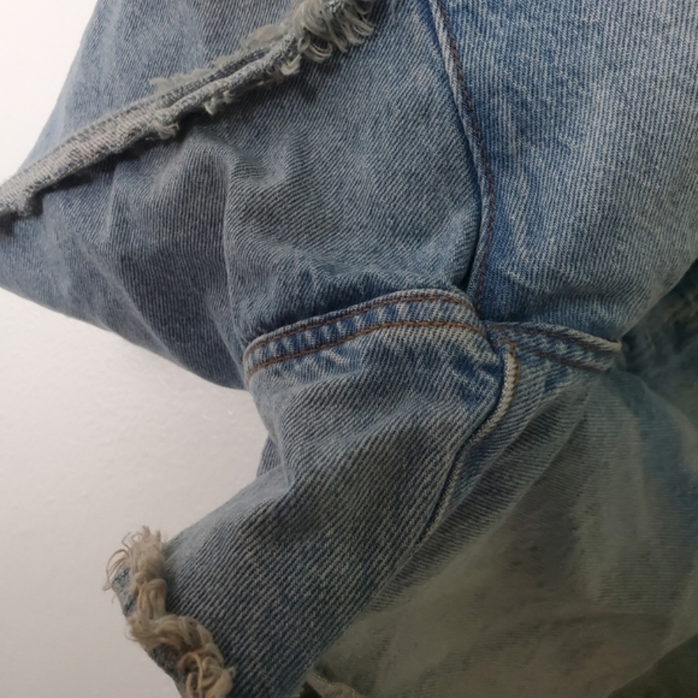 Universal Thread Women's Button Fly Distressed Blue Denim Jean‎ Shorts Jorts - Picture 4 of 12